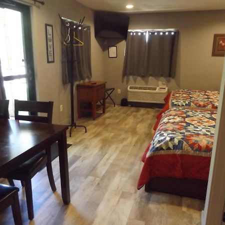 Big Spirit Resort Spirit Lake Bagian luar foto