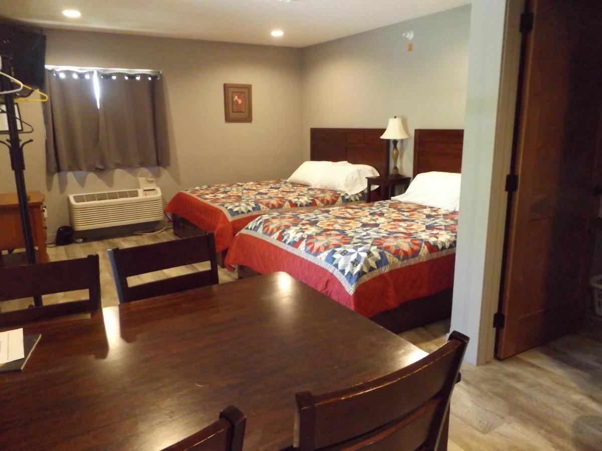 Big Spirit Resort Spirit Lake Bagian luar foto