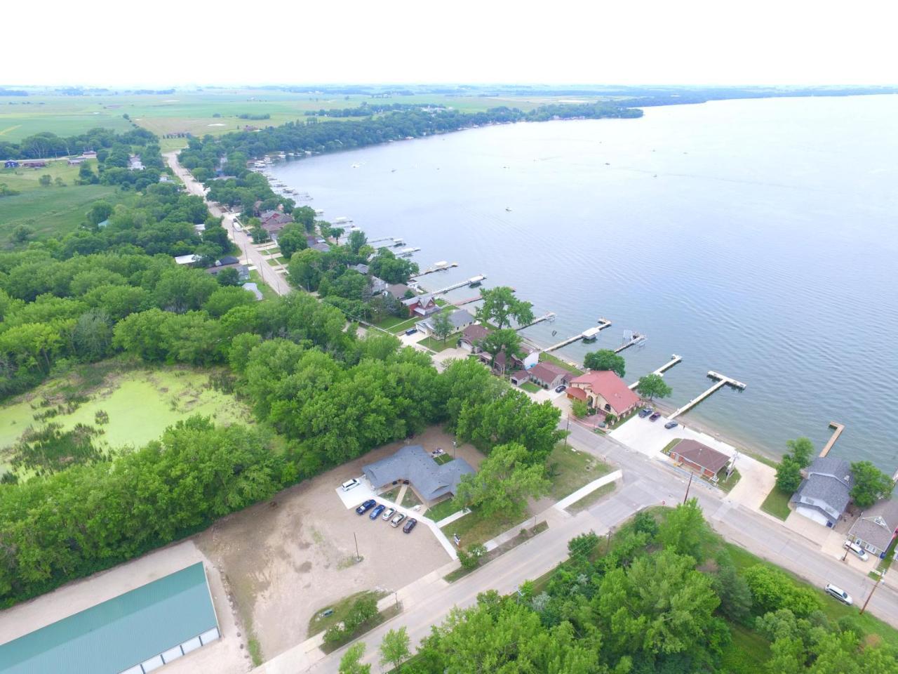 Big Spirit Resort Spirit Lake Bagian luar foto