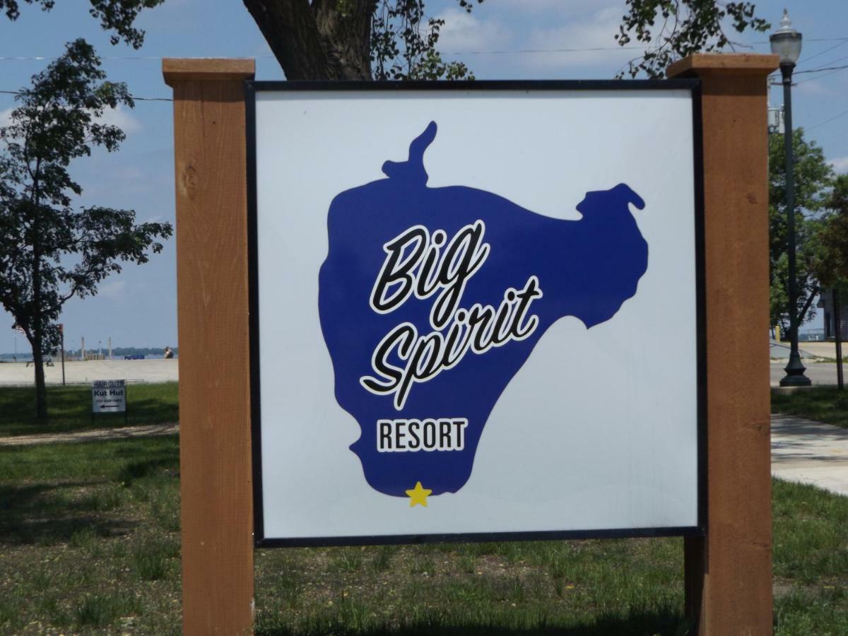 Big Spirit Resort Spirit Lake Bagian luar foto